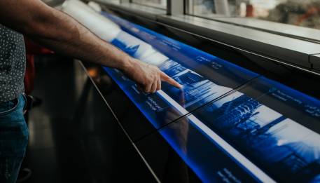 The difference between capacitive and resistive touch screen